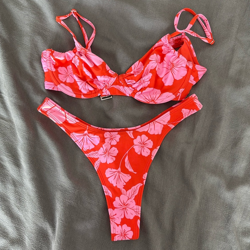TARGET BIKINI